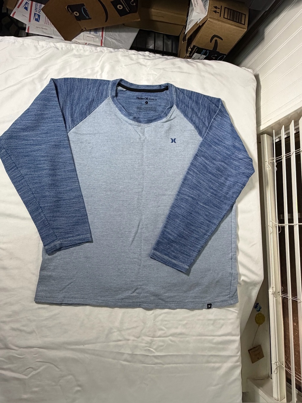 Hurley Men’s Two-Tone Blue Raglan Long-Sleeve Shirt